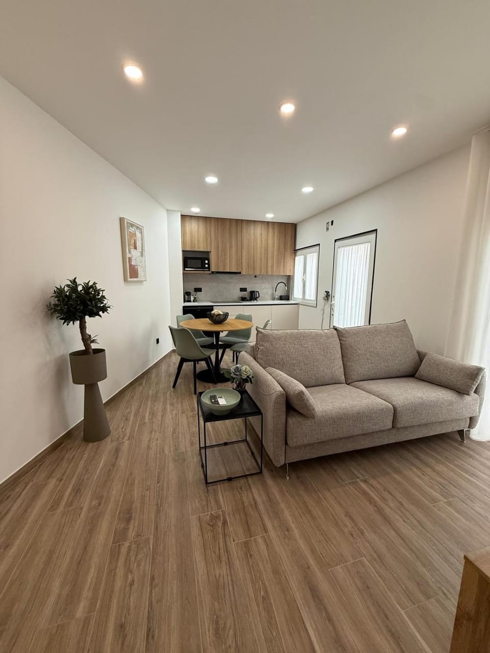 Living room, Dining area