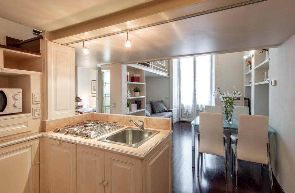 Milan Royal Suites - Centro Cadorna Apartment in Milan