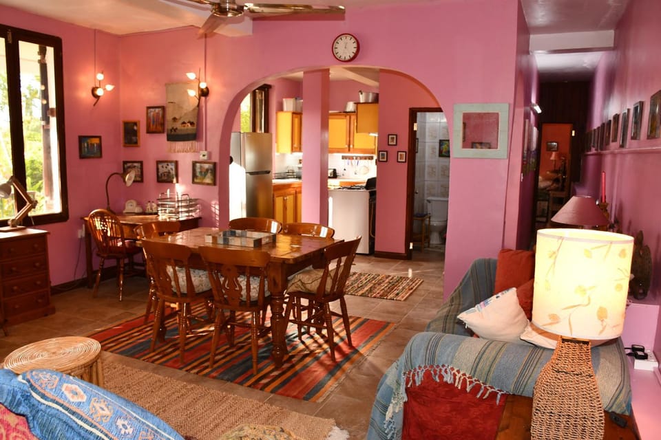 Kitchen or kitchenette, Living room, Seating area, Dining area, fireplace