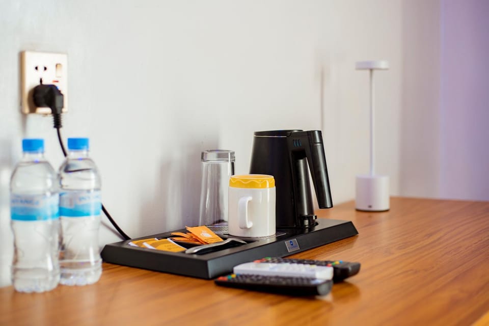 Coffee/tea facilities, Food and drinks