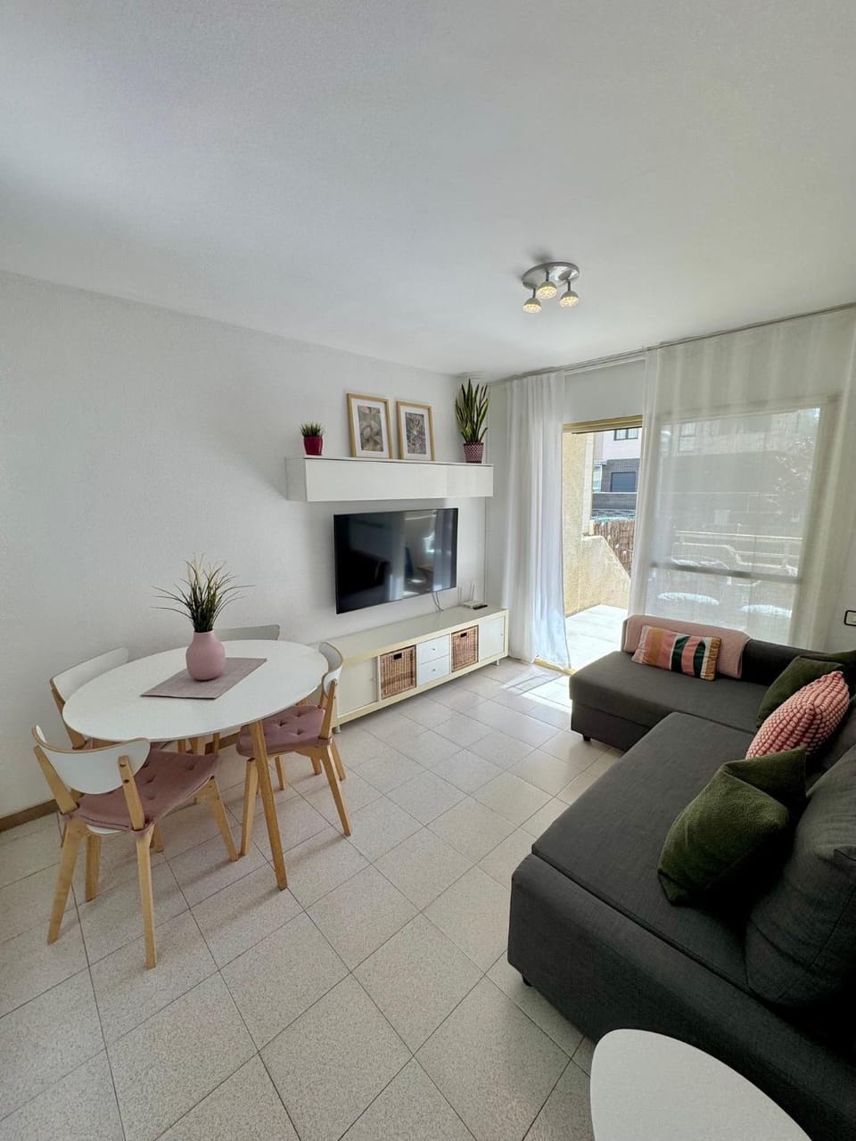 Living room, Dining area