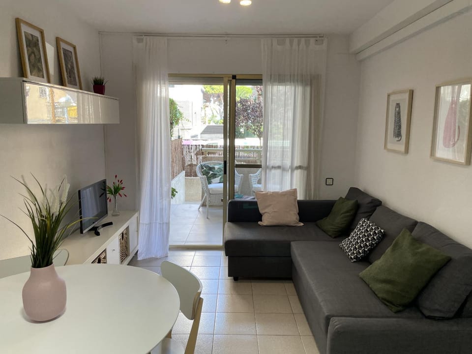 TV and multimedia, Balcony/Terrace, Living room, Seating area