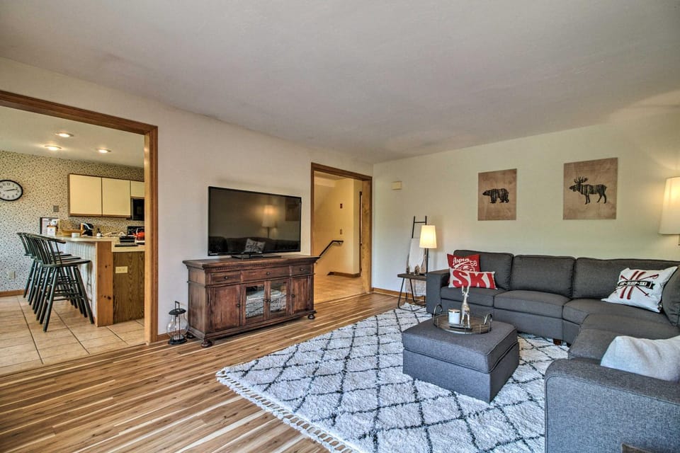 Timber Creek Townhome w/ 2 Decks & Mtn Views! House in Dover