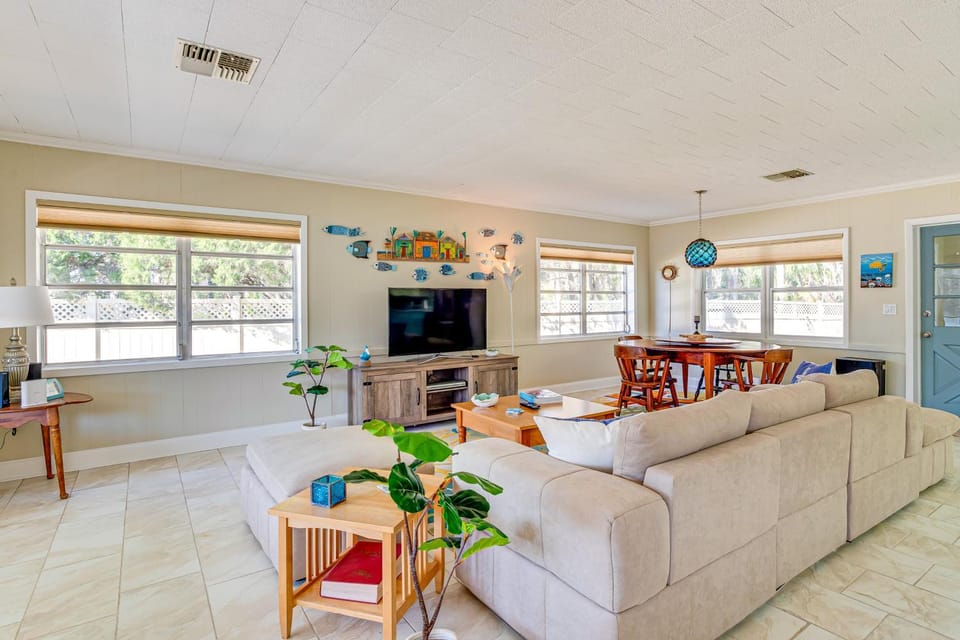 Dock + Lanai: Riverview Homosassa Escape! House in Homosassa