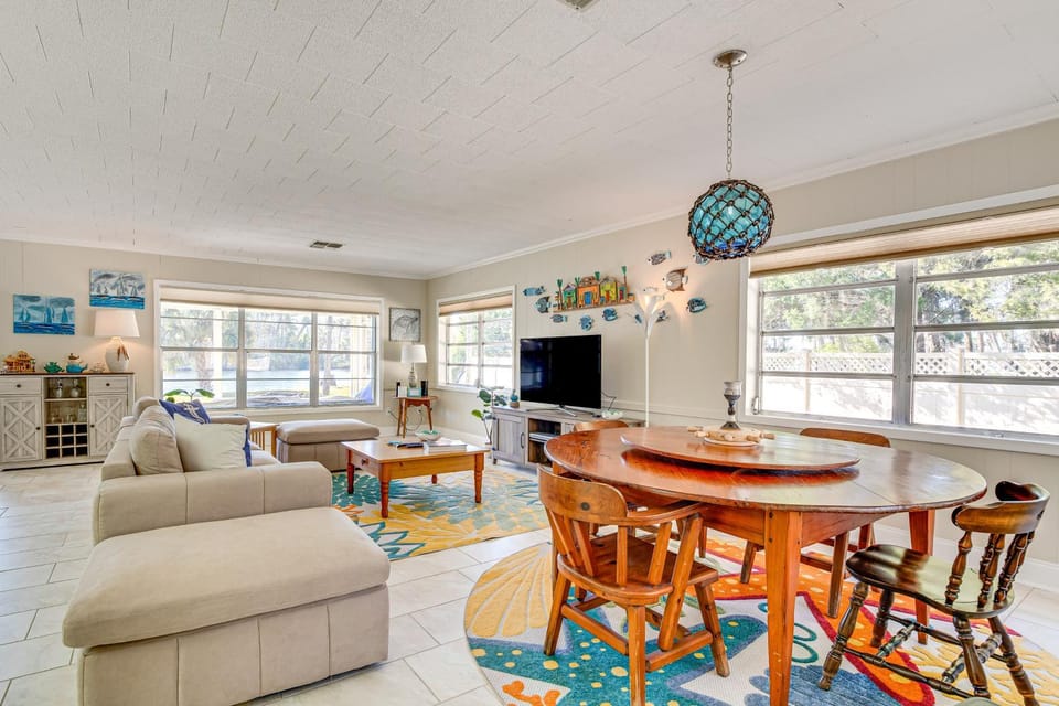 Dock + Lanai: Riverview Homosassa Escape! House in Homosassa
