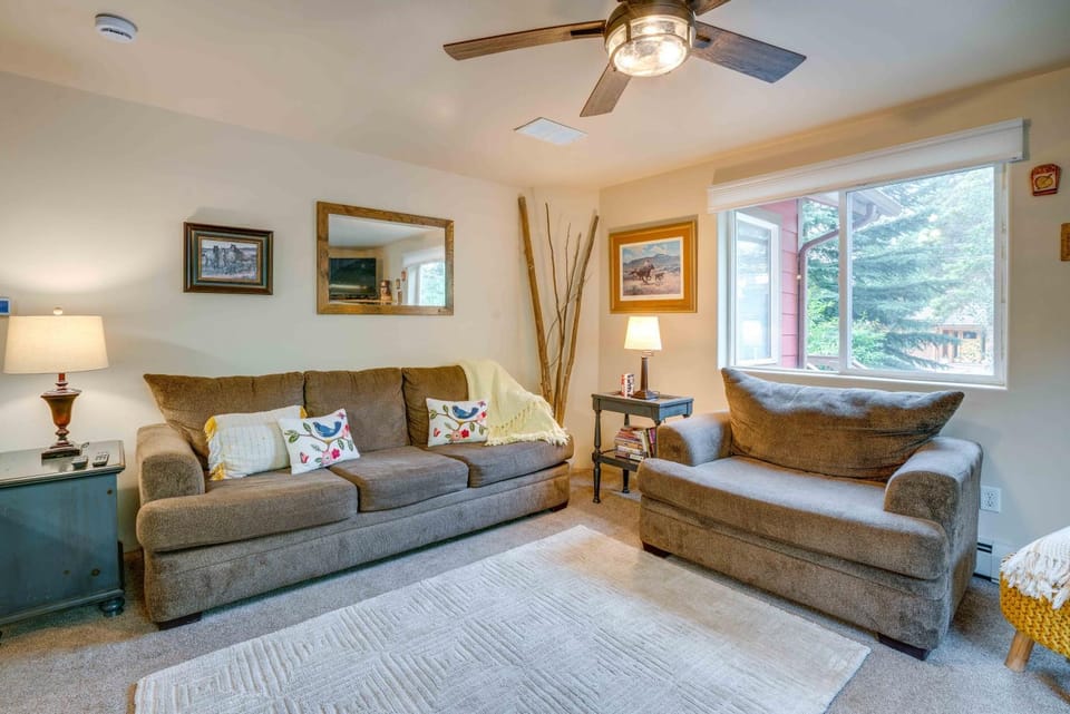Walk to Frisco Main St: Townhome Steps to Trail! House in Frisco