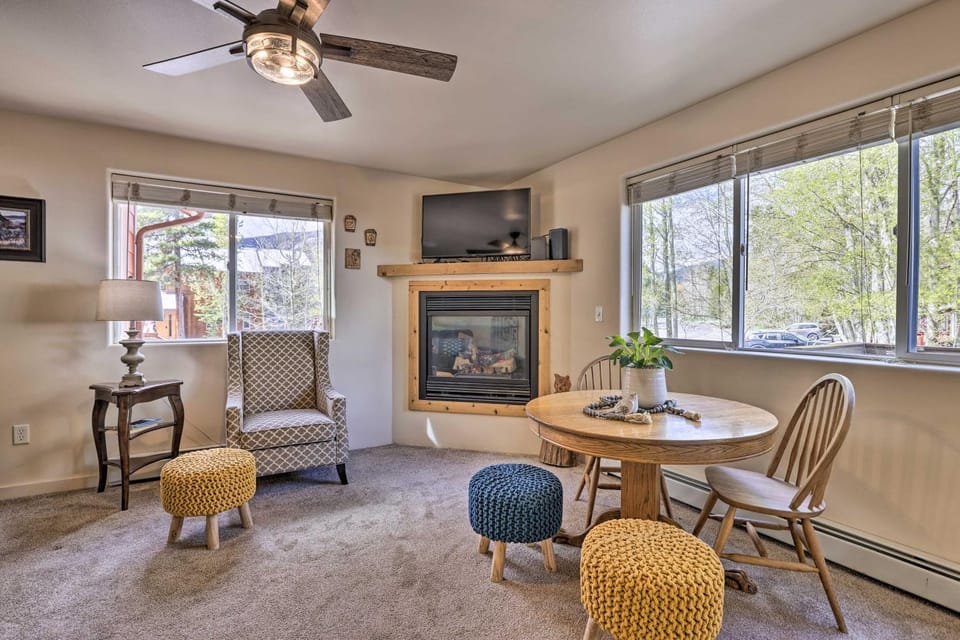 Walk to Frisco Main St: Townhome Steps to Trail! House in Frisco