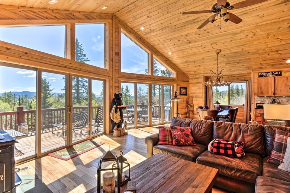 Jefferson Cabin w/ Fire Pit: Near Hiking Trails! Cabin in Park County