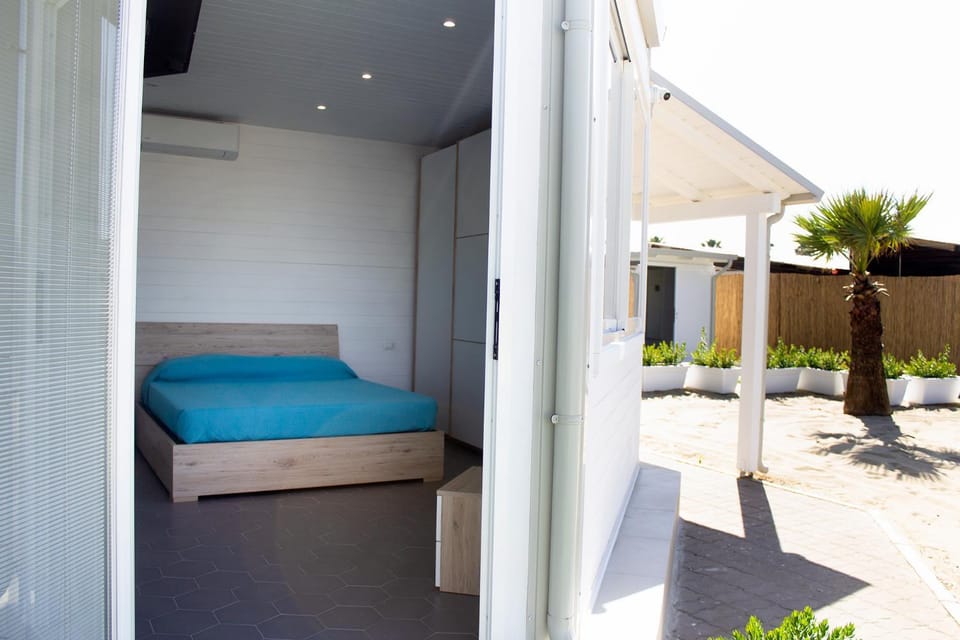AURORA BEACH & SUITE Bed and Breakfast in Province of Foggia