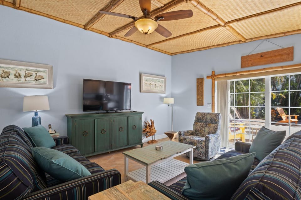 Chiki Tiki West - 303 - 64th Street Unit A House in Holmes Beach