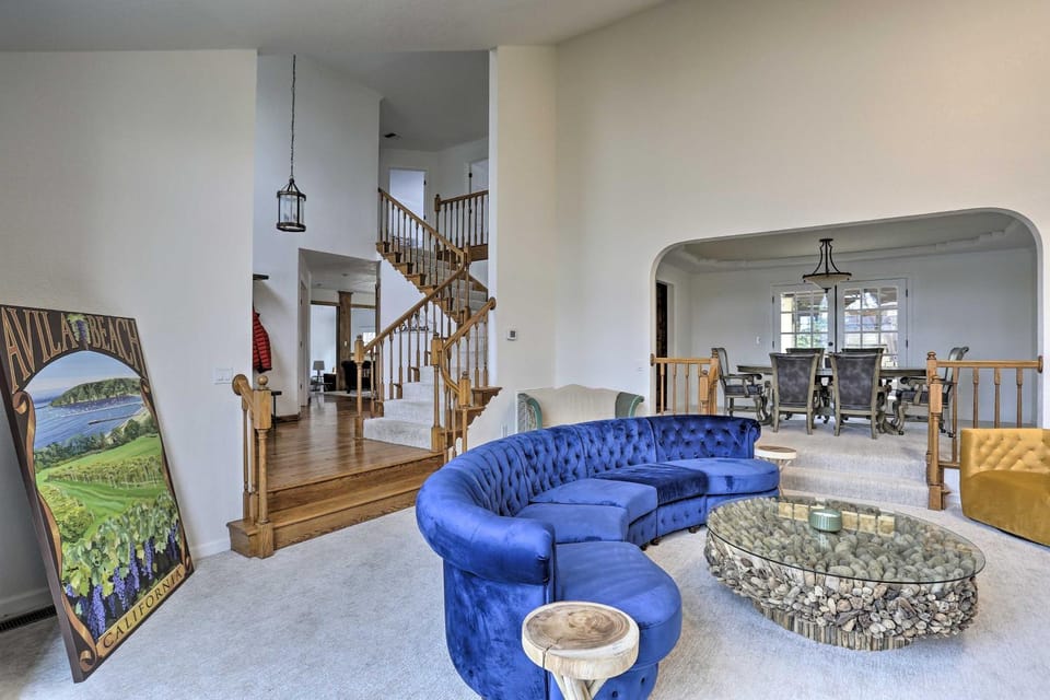 Redding Getaway w/ Hot Tub & Outdoor Kitchen! House in Redding