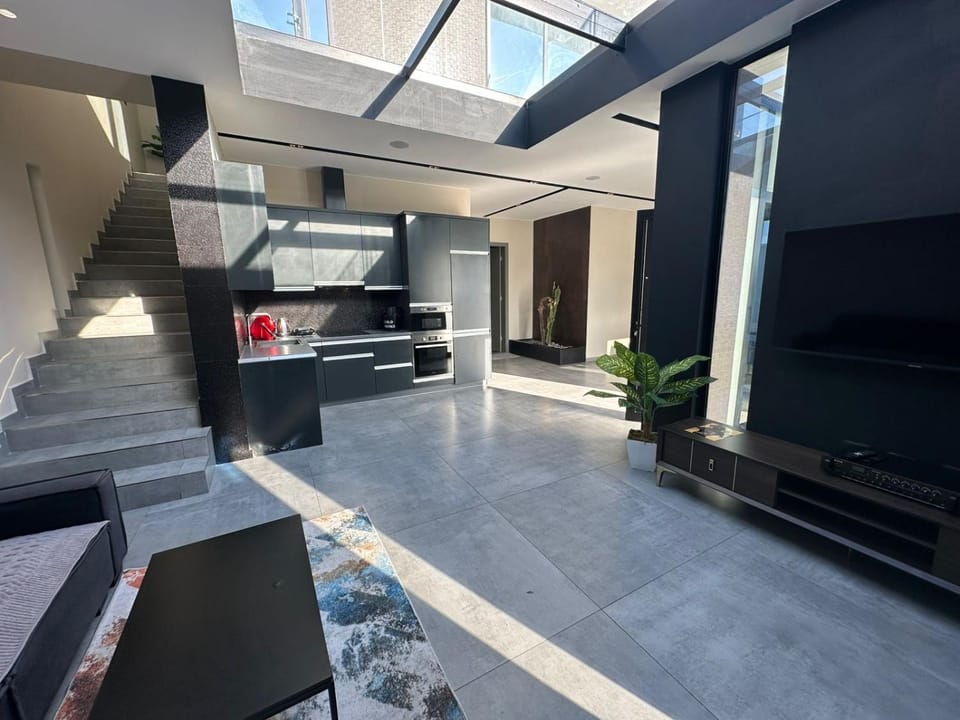 Communal lounge/ TV room, TV and multimedia, Kitchen or kitchenette, Living room, Seating area, Evening entertainment, minibar