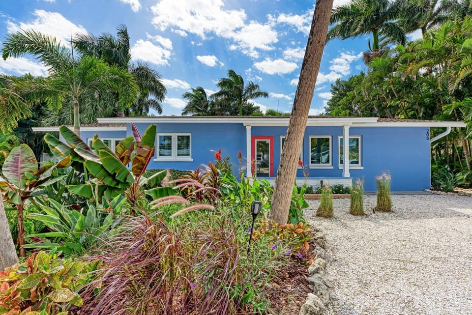 Sea La Vie: 1.5 Blocks to Beach, Pool, Tropical Backyard & Pool by Anna Maria Life Vacation Rentals House in Holmes Beach