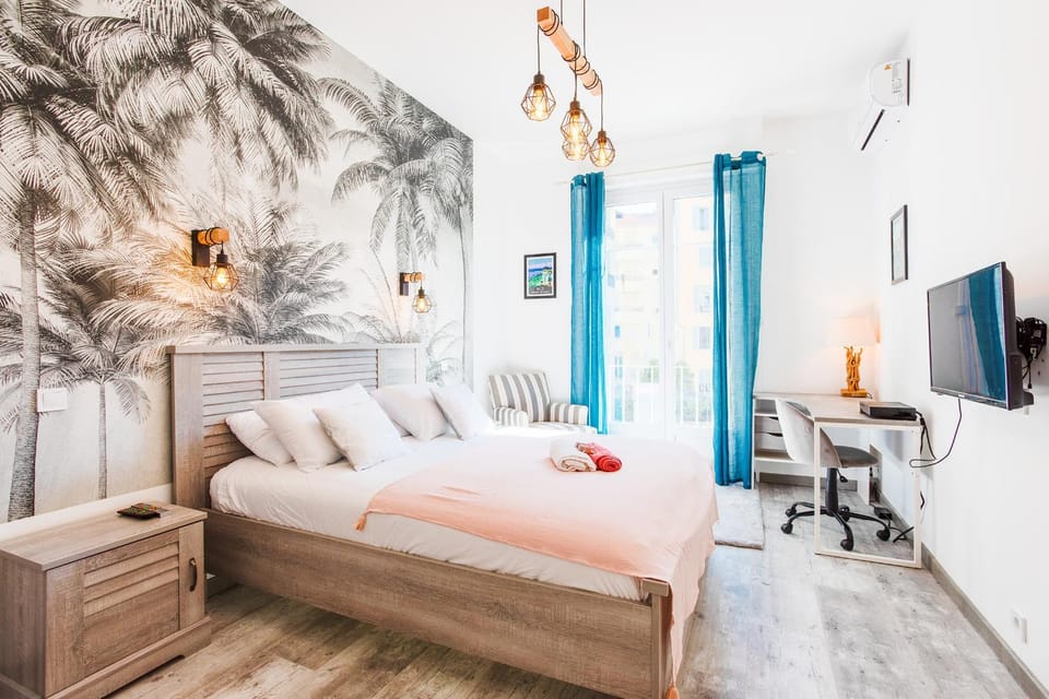 Bed, Bedroom
