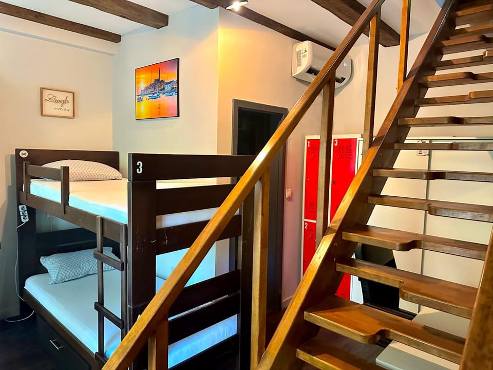 Bed, Bedroom, bunk bed