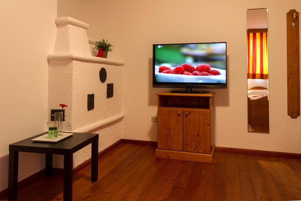 TV and multimedia, Evening entertainment