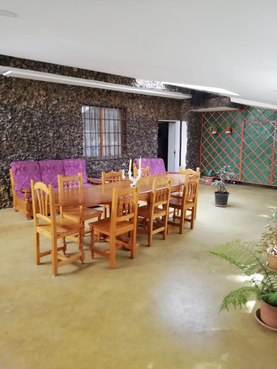 Property building, Restaurant/places to eat, Living room, Banquet/Function facilities, Seating area