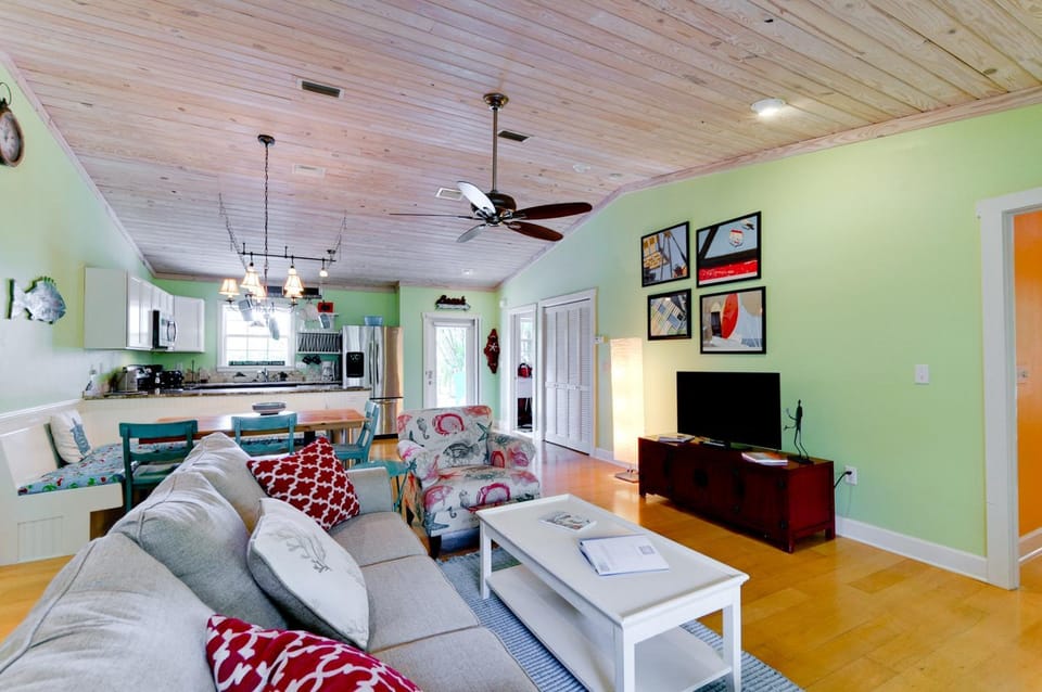 Captain's Quarters Spinnakers - 202 - 56th 1 House in Holmes Beach