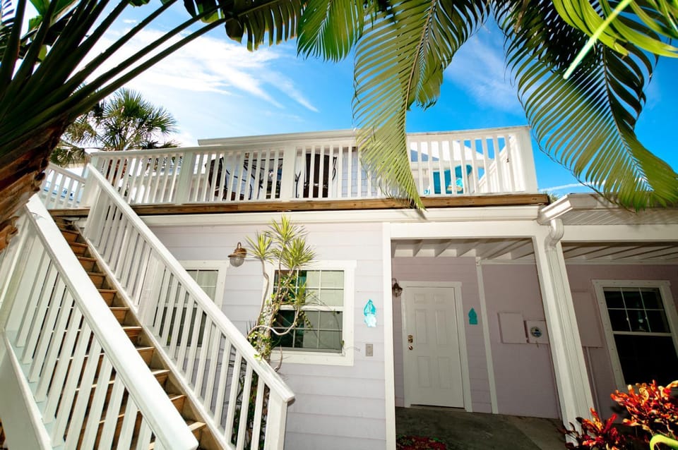 Crows Nest Spinnakers Cottages - 202 - 56th 2 House in Holmes Beach