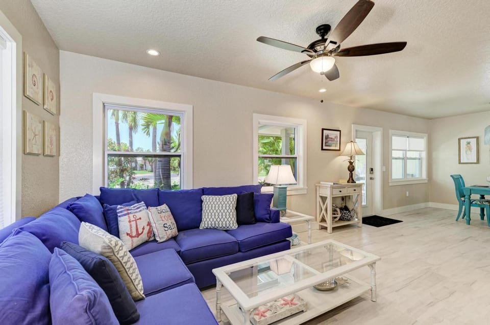 Blue Bayou - 201 - 76th W House in Holmes Beach