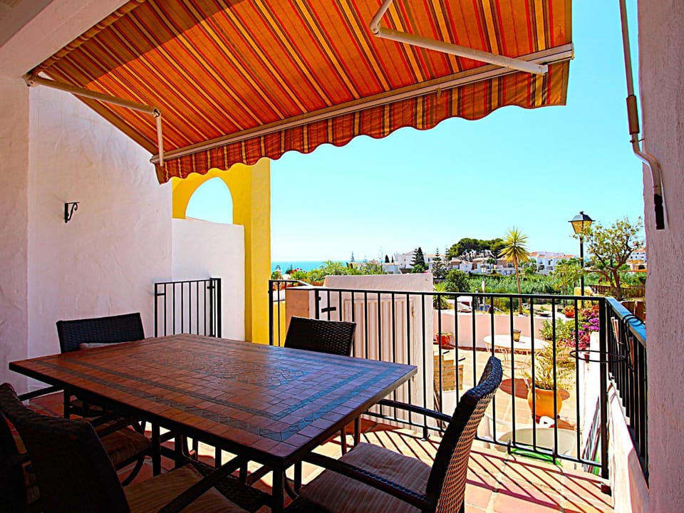 Day, View (from property/room), Balcony/Terrace, Dining area