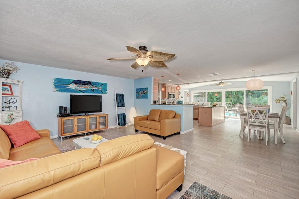 Island Getaway - 205 - 56th House in Holmes Beach