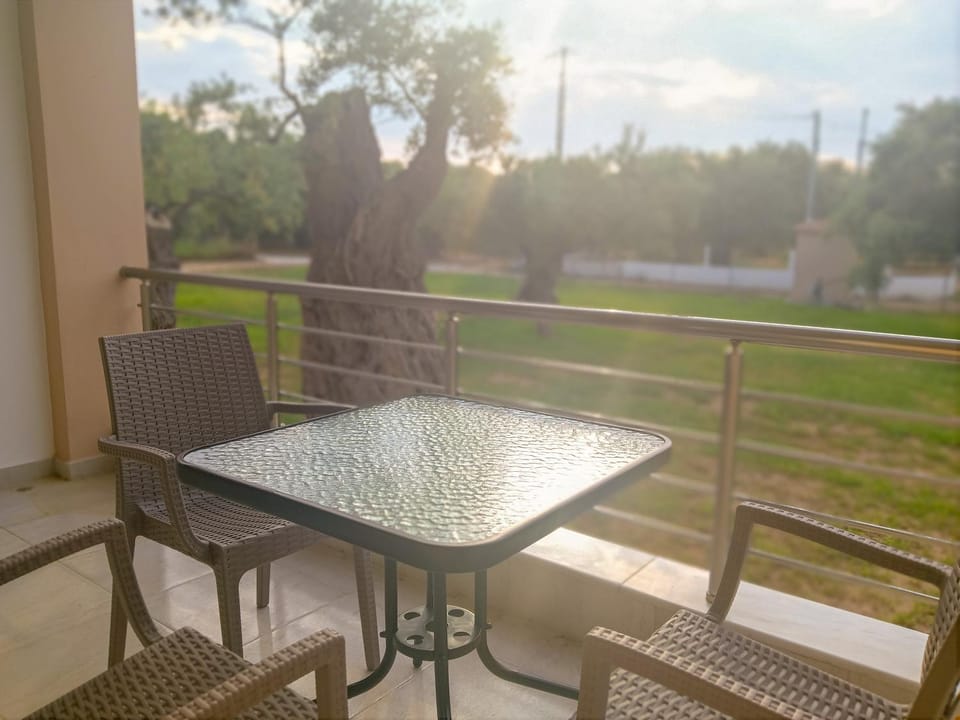 Balcony/Terrace, Garden view