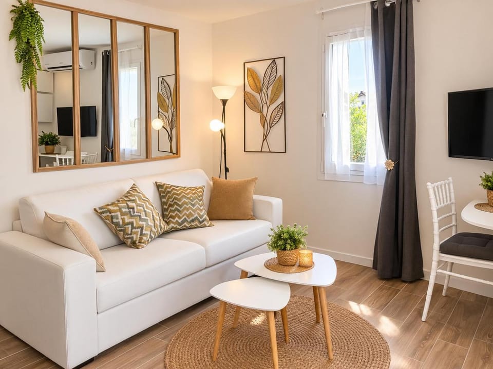 Appartement JADE dans résidence proche Tennis/ centre naturiste Apartment in Agde
