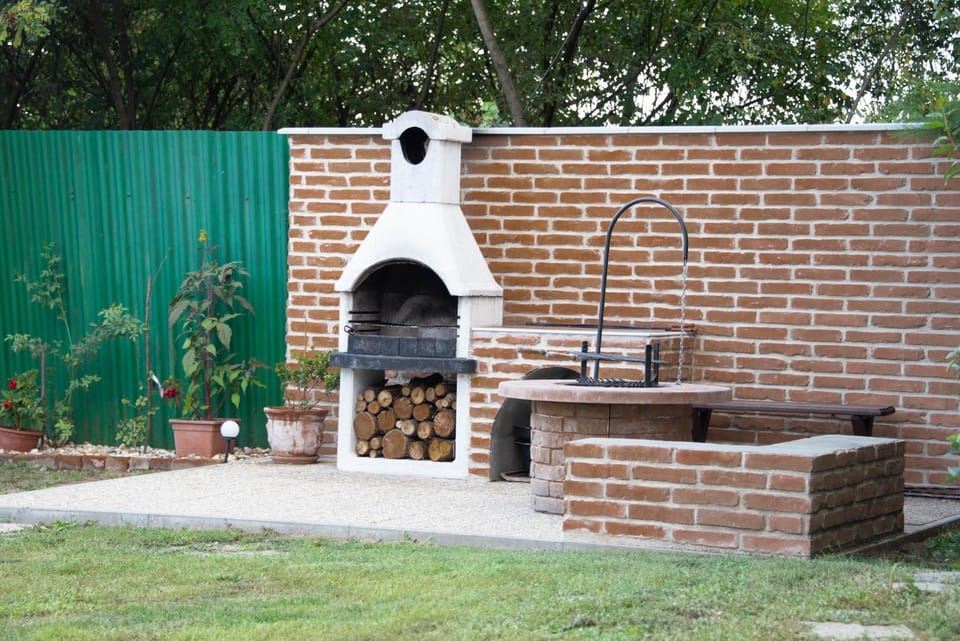 Patio, BBQ facilities, Garden
