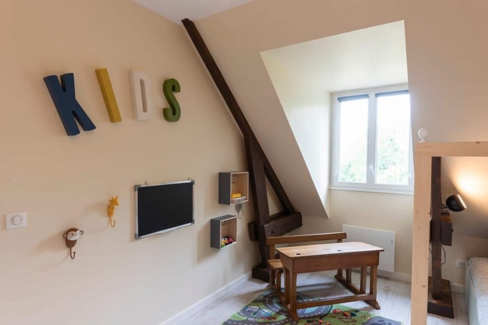 Le Mayflower 2 à 14 p A 500M DU ZOO!! avec piscine House in Centre-Val de Loire