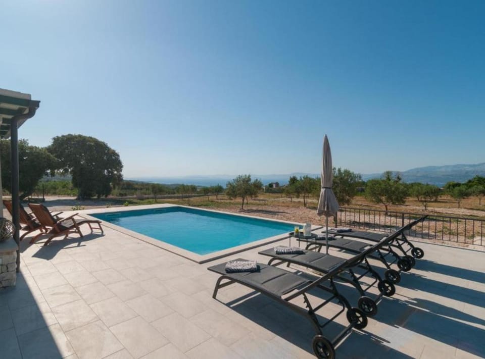 Balcony/Terrace, Swimming pool