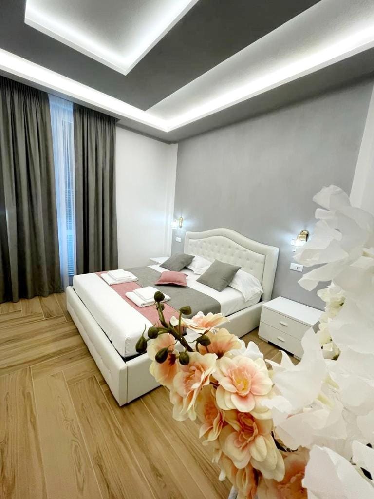 Bedroom, Inner courtyard view