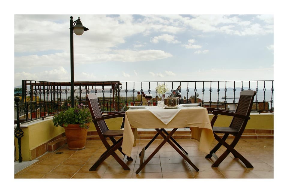 View (from property/room), Balcony/Terrace, Decorative detail