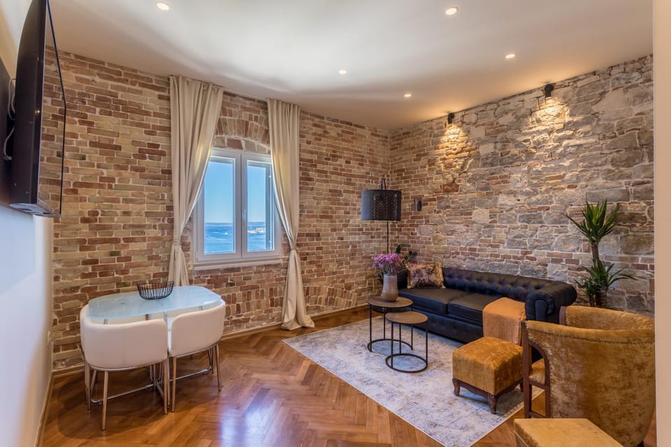 Riva - the heart of palace Apartment in Split