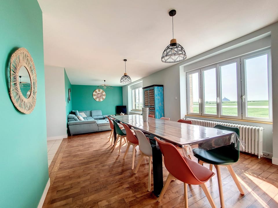 Au Mont Chez Vous #Jacuzzi et Vue Mont-St-Michel# House in Brittany