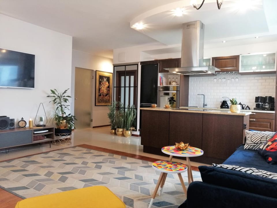 Kitchen or kitchenette, Living room