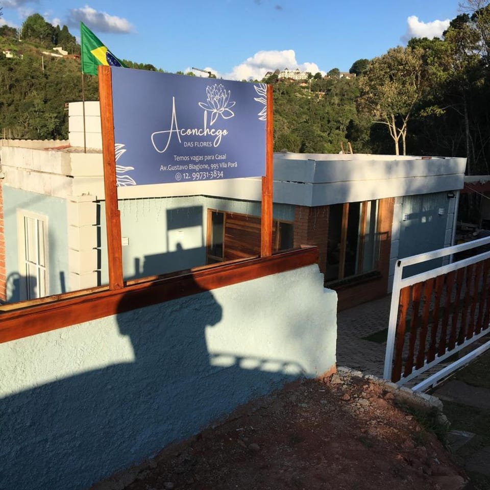 Aconchego das flores Bed and Breakfast in Campos do Jordão