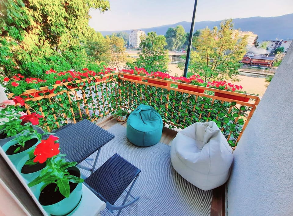 View (from property/room), Balcony/Terrace, Mountain view