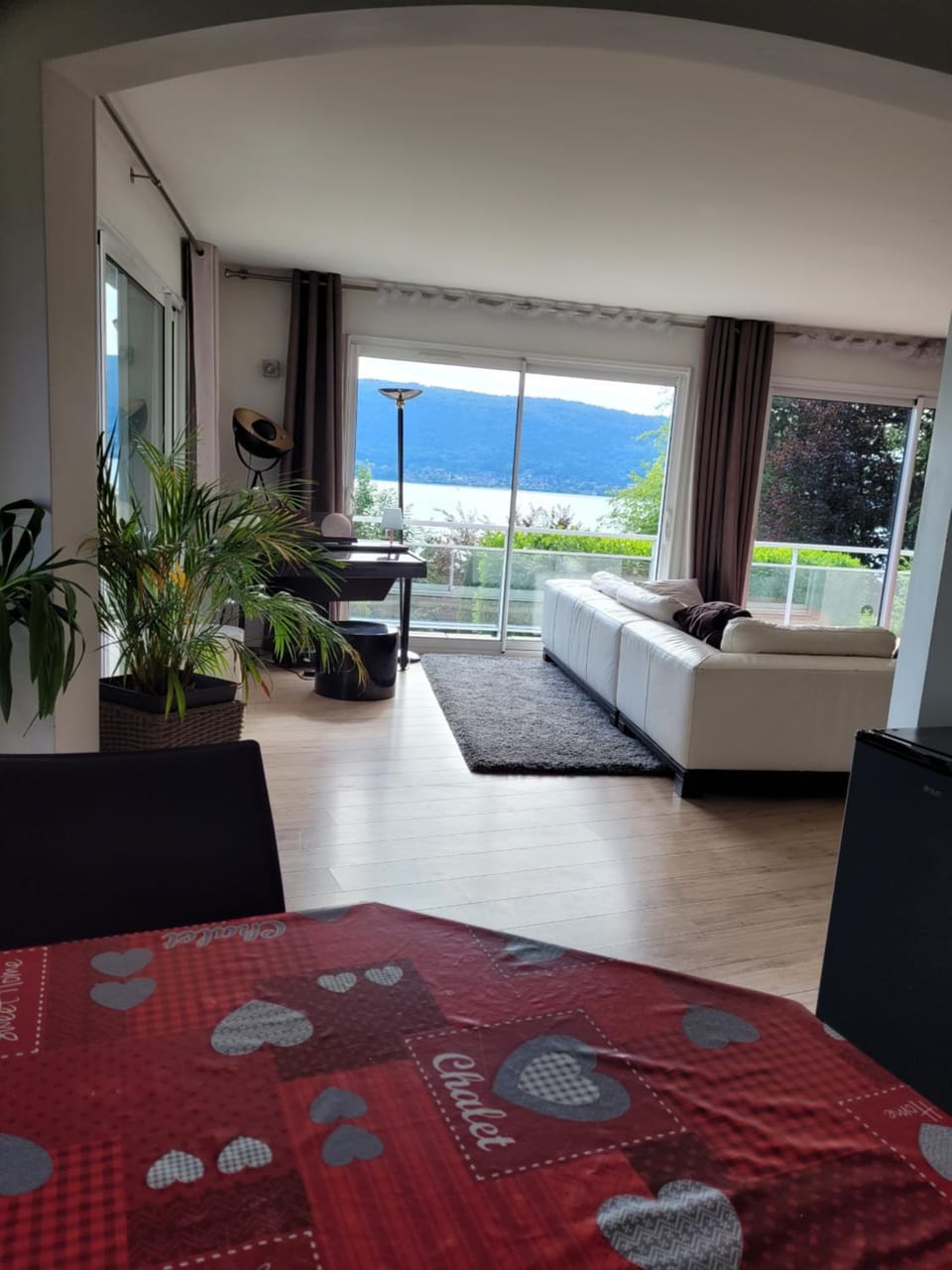 Sunshine Villa in front of Annecy Lake Villa in Menthon-Saint-Bernard