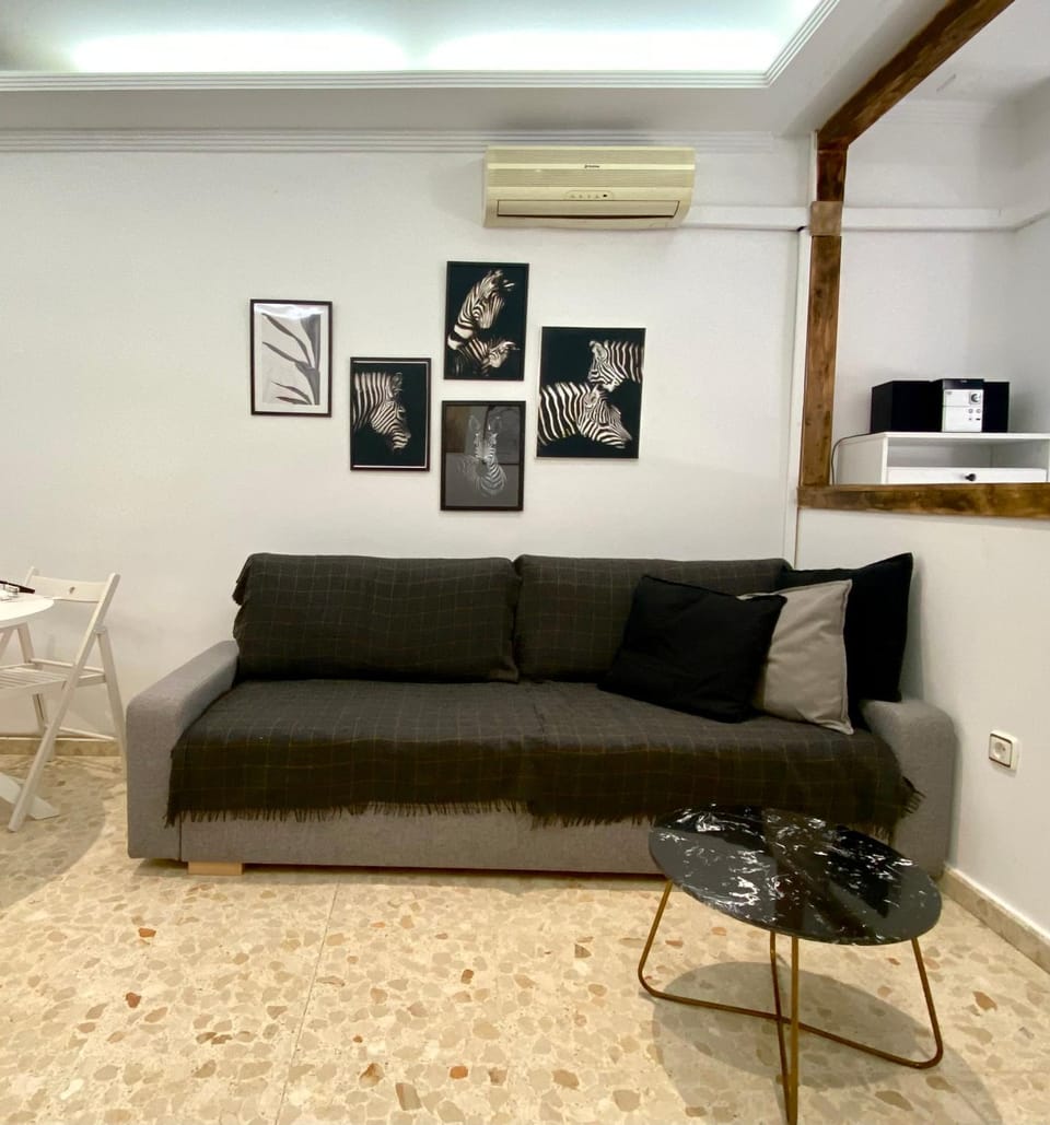 Living room, Seating area, air conditioner