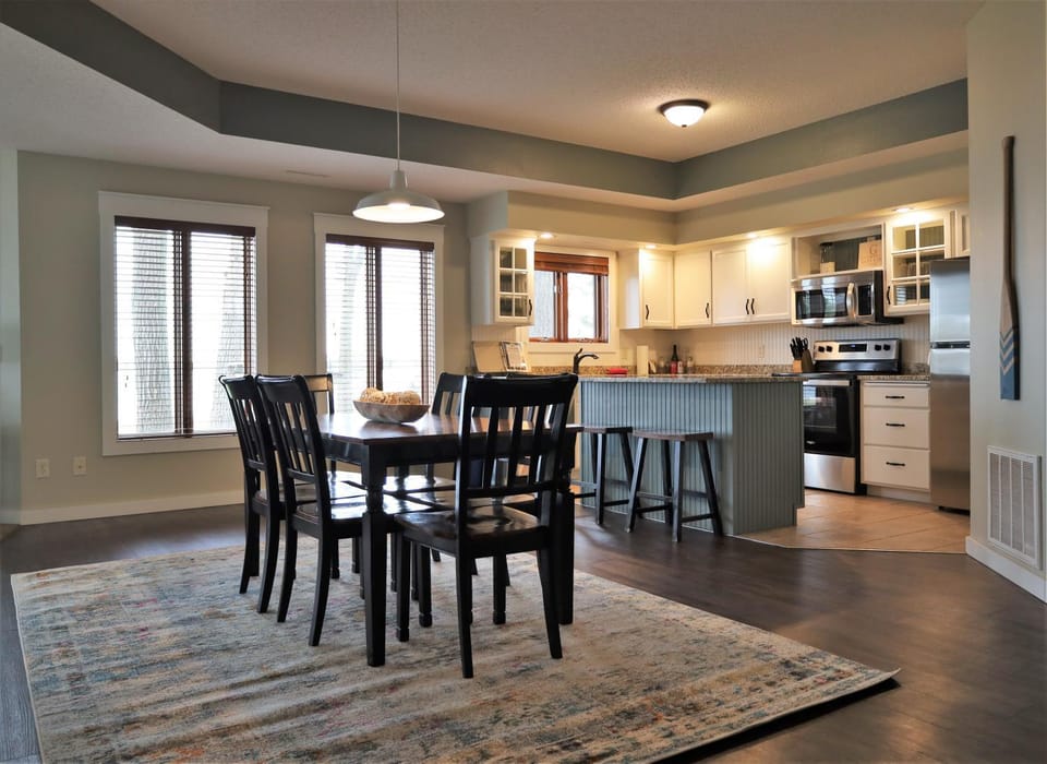 Dining area, kitchen
