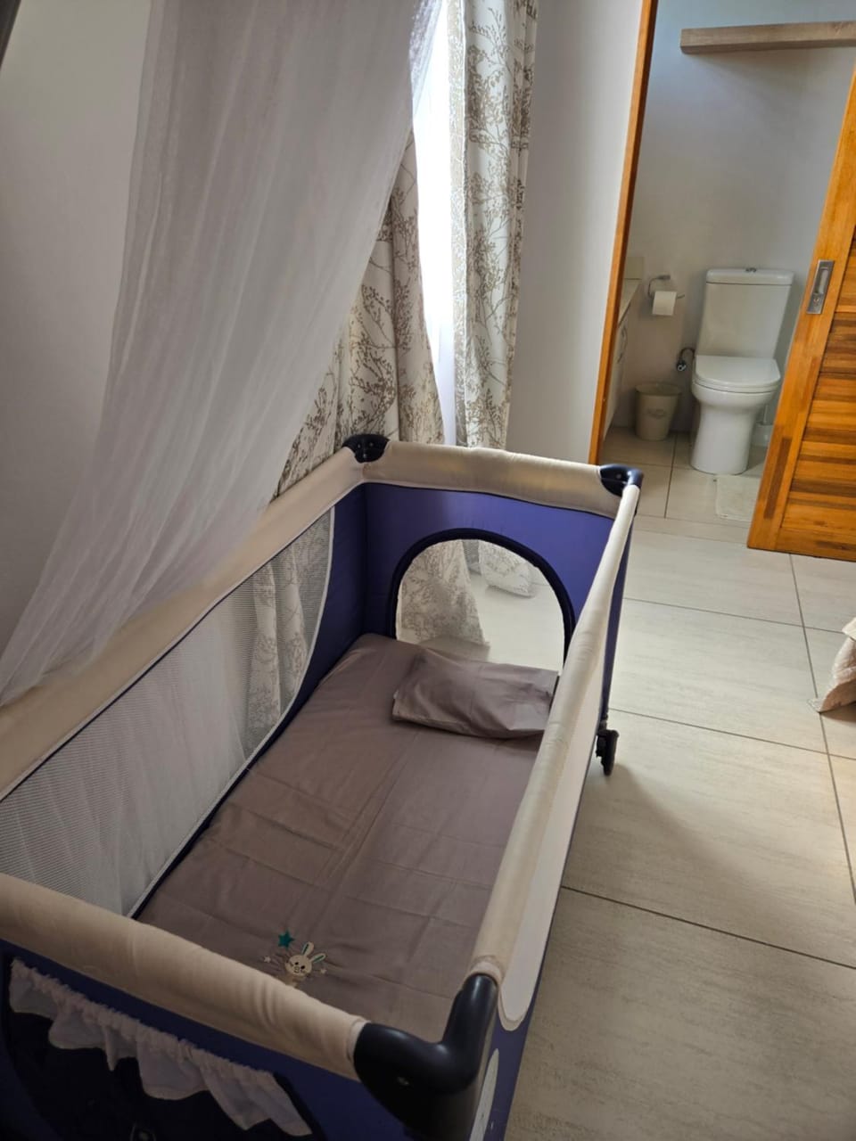 cot