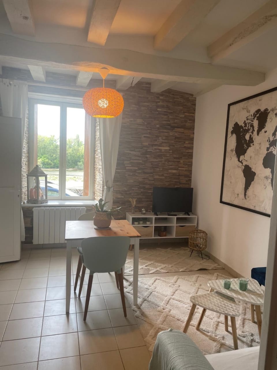 TV and multimedia, Living room, Dining area