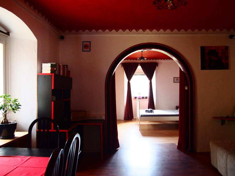 Bed, Living room, Photo of the whole room, Seating area, Dining area, Bedroom