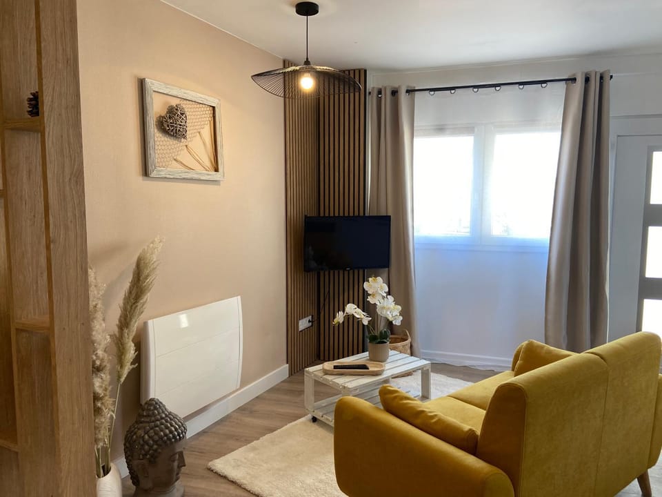 Communal lounge/ TV room, Seating area