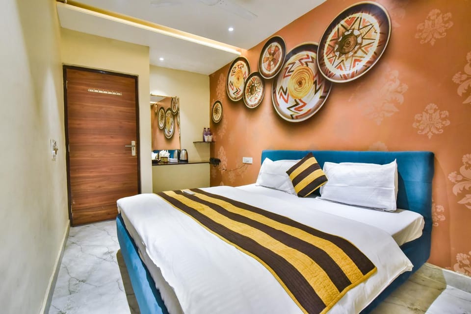 Bed, Living room