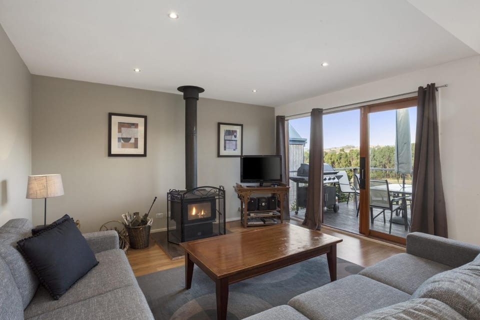 Otway Vista 12 - BYO Linen House in Apollo Bay