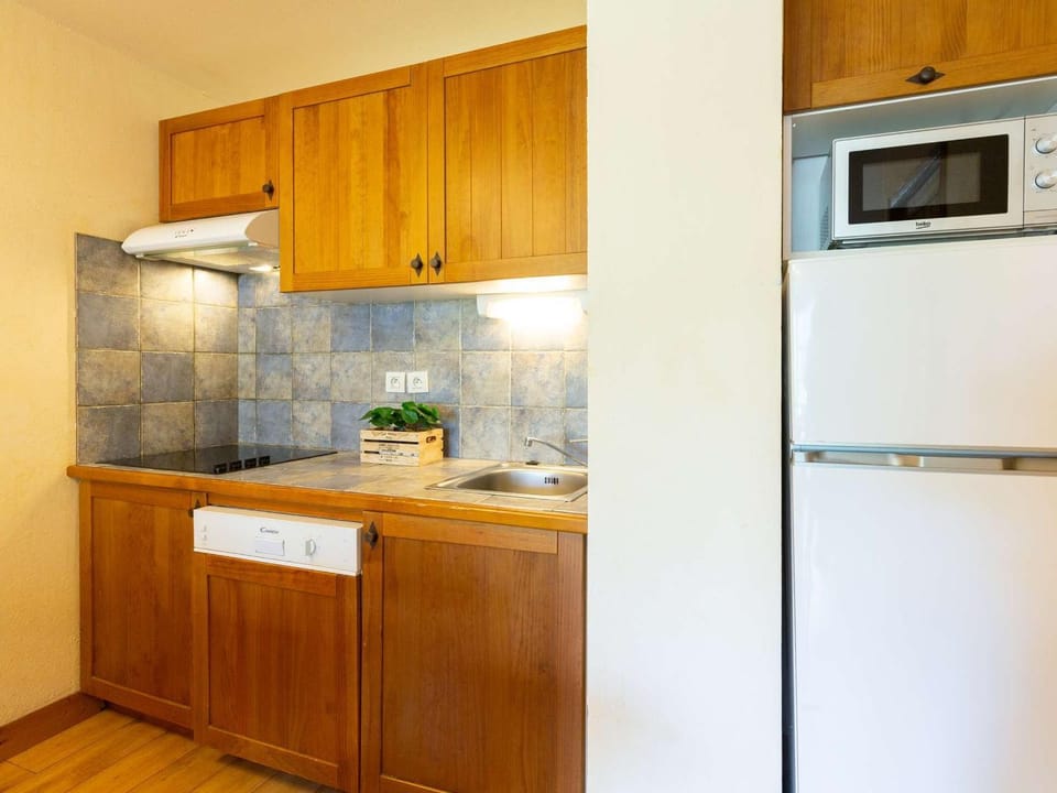 Appartement centre-ville avec balcon, piscine et parking sécurisé - FR-1-296-394 Apartment in Saint-Lary-Soulan