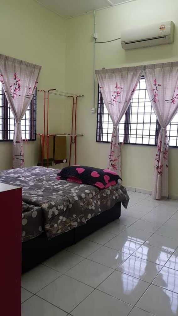 Room/Homestay NazaDja Vacation rental in Selangor, Malaysia