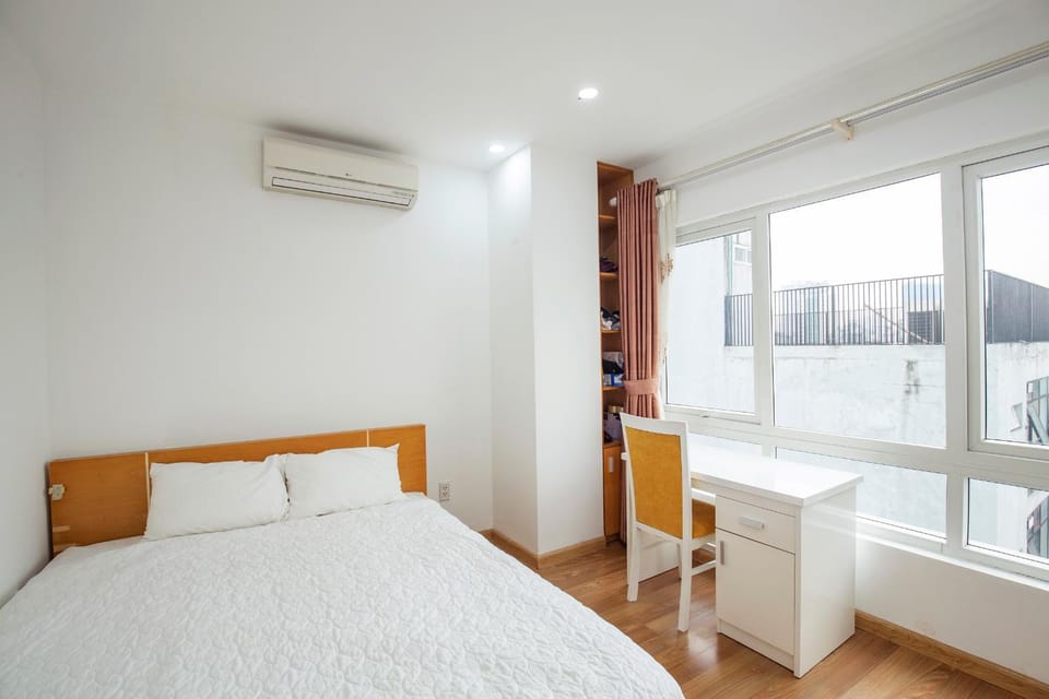 Bed, Photo of the whole room, Bedroom, air conditioner